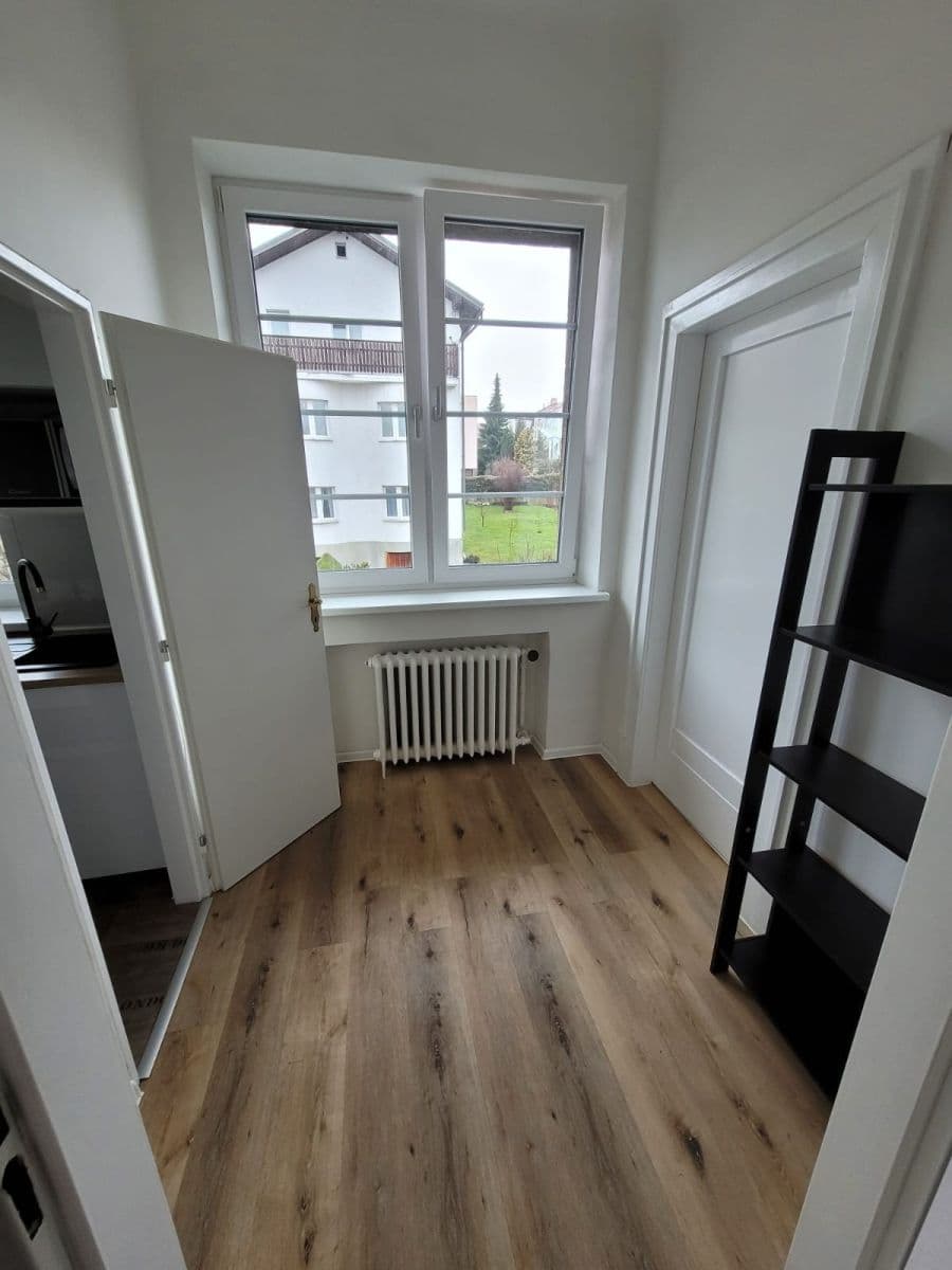 Pronájem bytu 2+1 68 m², Pod Rovinou, Praha, Praha Pronájem bytu 2+1 68 m², Pod Rovinou, Praha, Praha