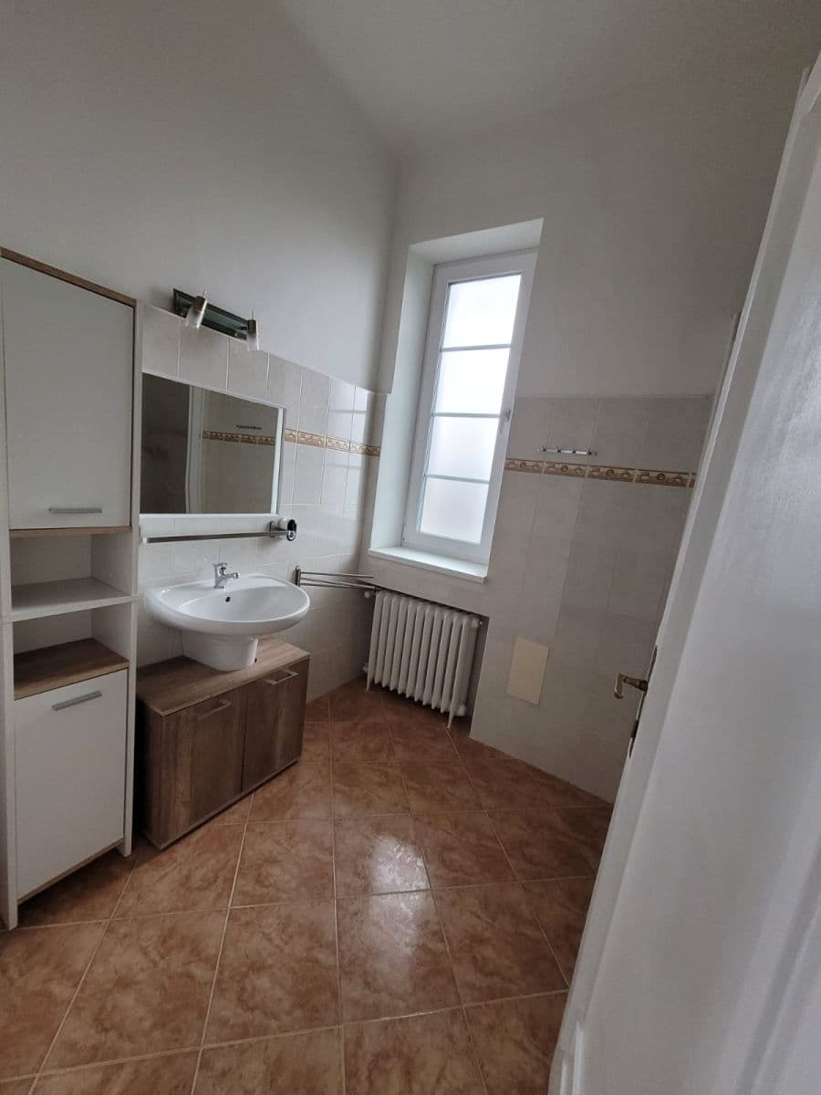 Pronájem bytu 2+1 68 m², Pod Rovinou, Praha, Praha Pronájem bytu 2+1 68 m², Pod Rovinou, Praha, Praha