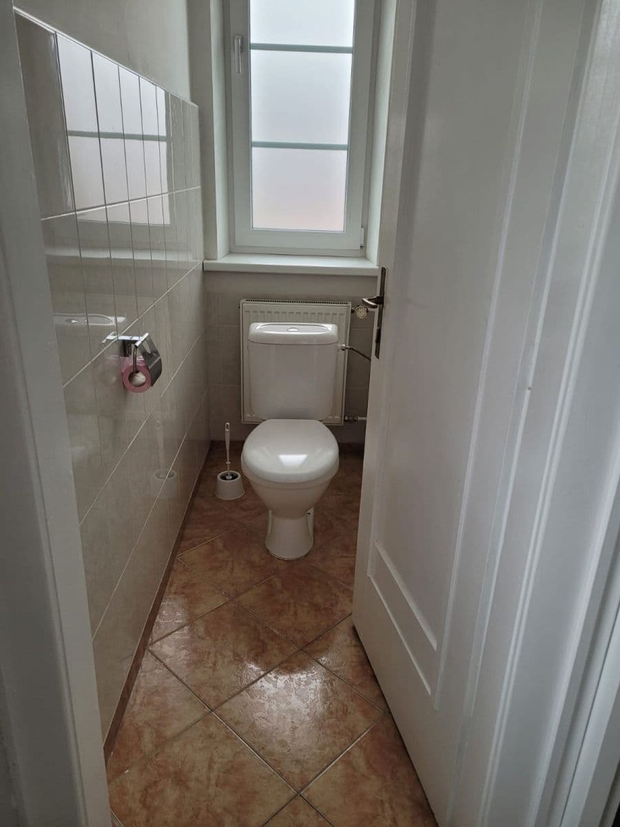 Pronájem bytu 2+1 68 m², Pod Rovinou, Praha, Praha Pronájem bytu 2+1 68 m², Pod Rovinou, Praha, Praha