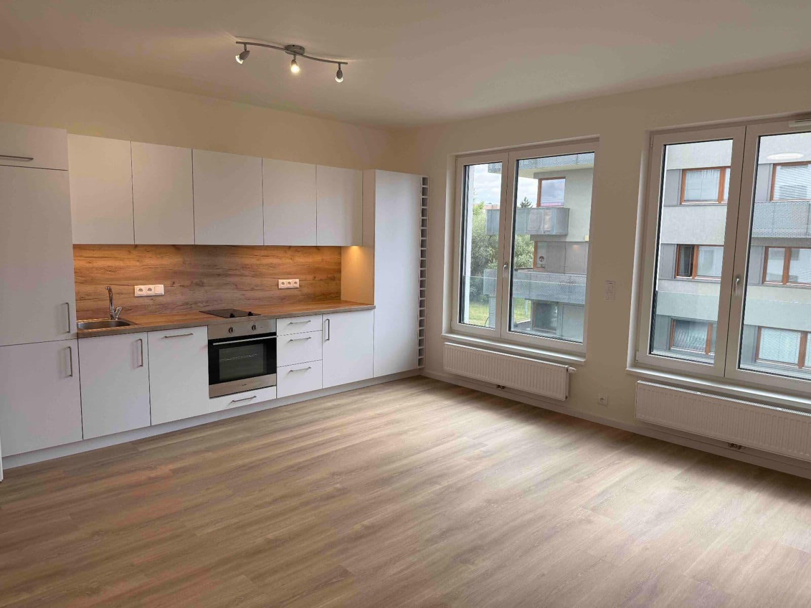 Pronájem bytu 1+kk 37 m², Divíškové, Praha, Praha Pronájem bytu 1+kk 37 m², Divíškové, Praha, Praha