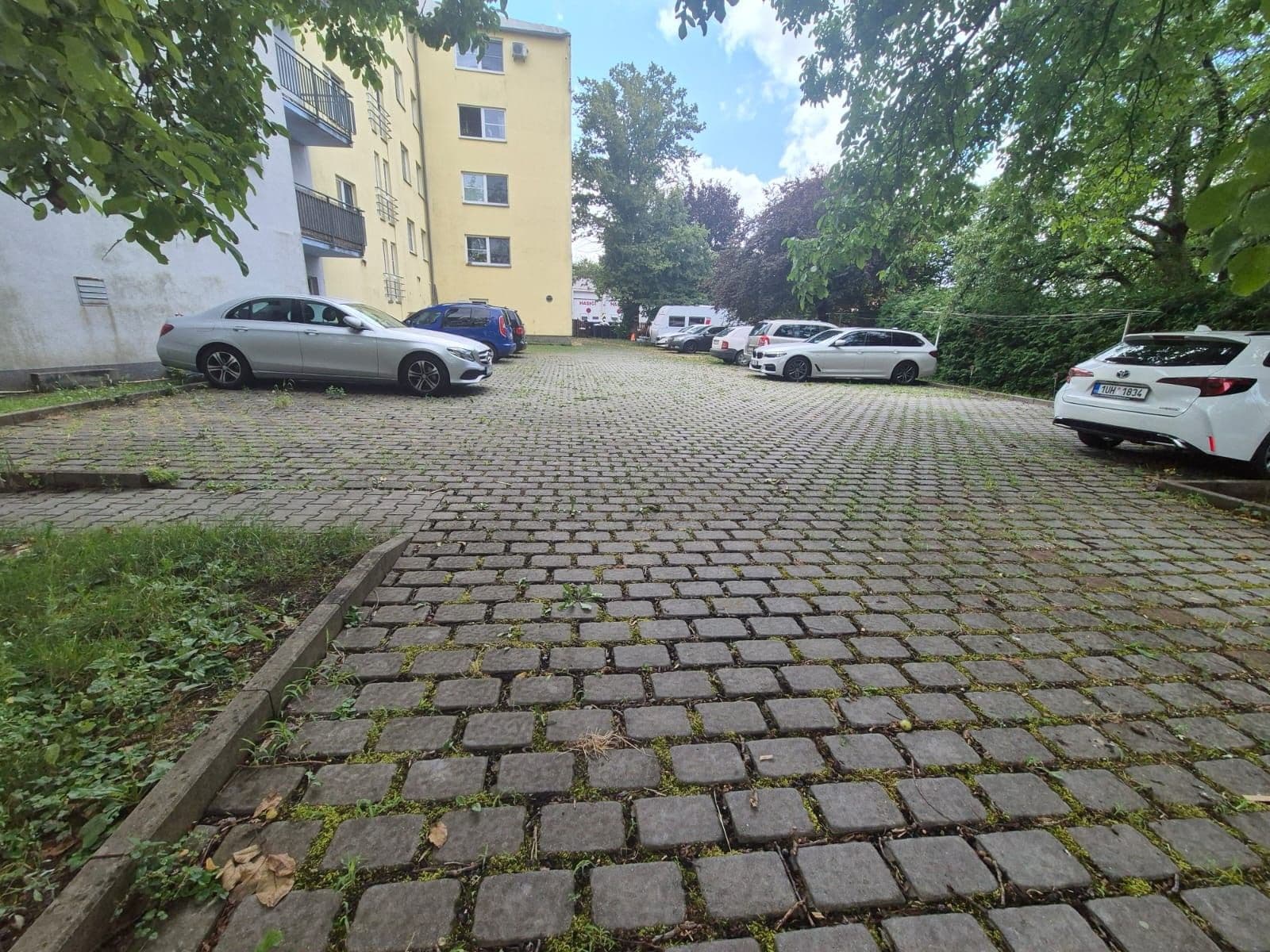Pronájem bytu 1+kk 40 m², Suchdolské náměstí, Praha, Praha Pronájem bytu 1+kk 40 m², Suchdolské náměstí, Praha, Praha