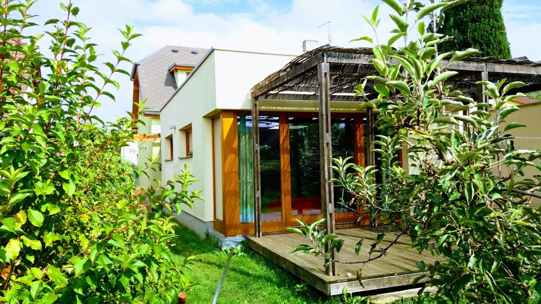 Pronájem domu 130 m², pozemek 420 m², Karoliny Světlé, Hradec Králové, Královéhradecký kraj Pronájem domu 130 m², pozemek 420 m², Karoliny Světlé, Hradec Králové, Královéhradecký kraj