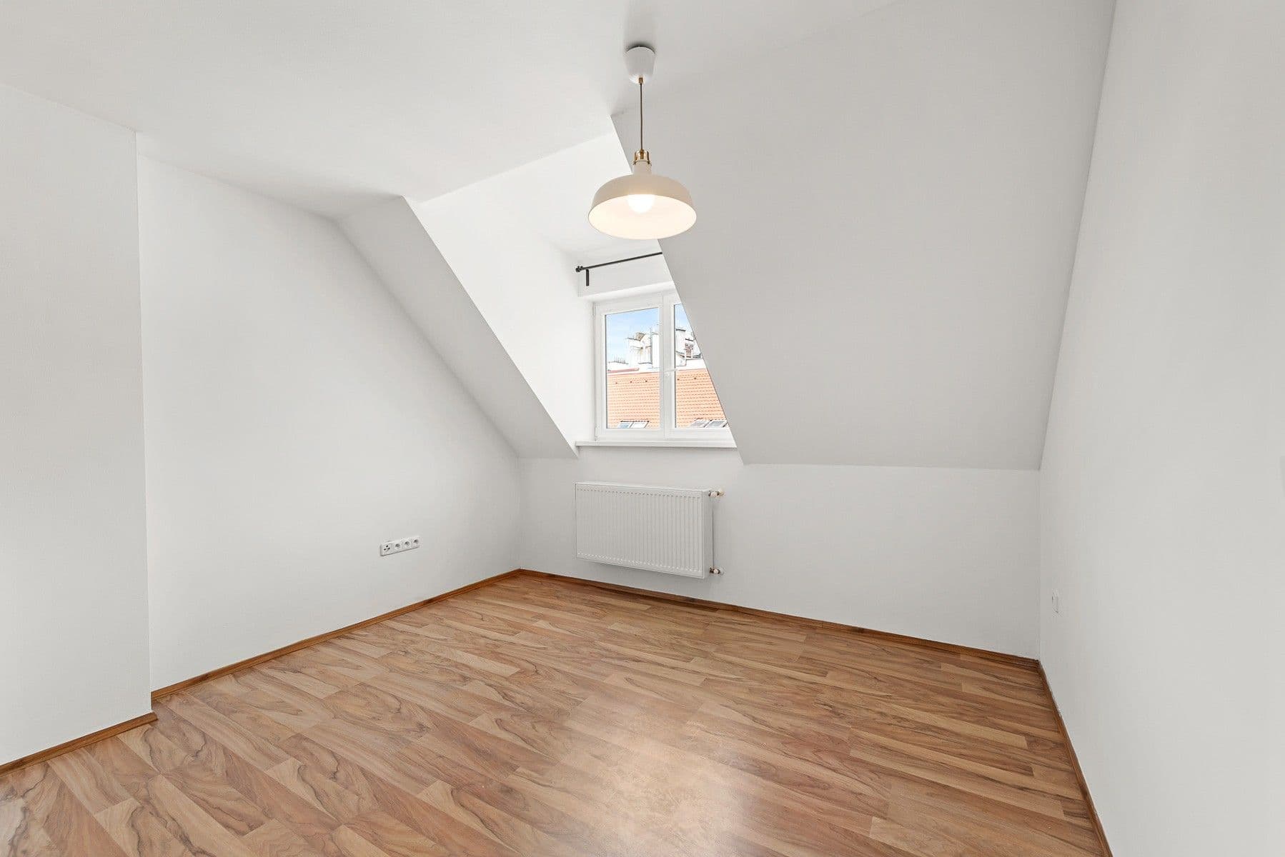 Pronájem bytu 1+kk 34 m², Holandská, Praha, Praha Pronájem bytu 1+kk 34 m², Holandská, Praha, Praha