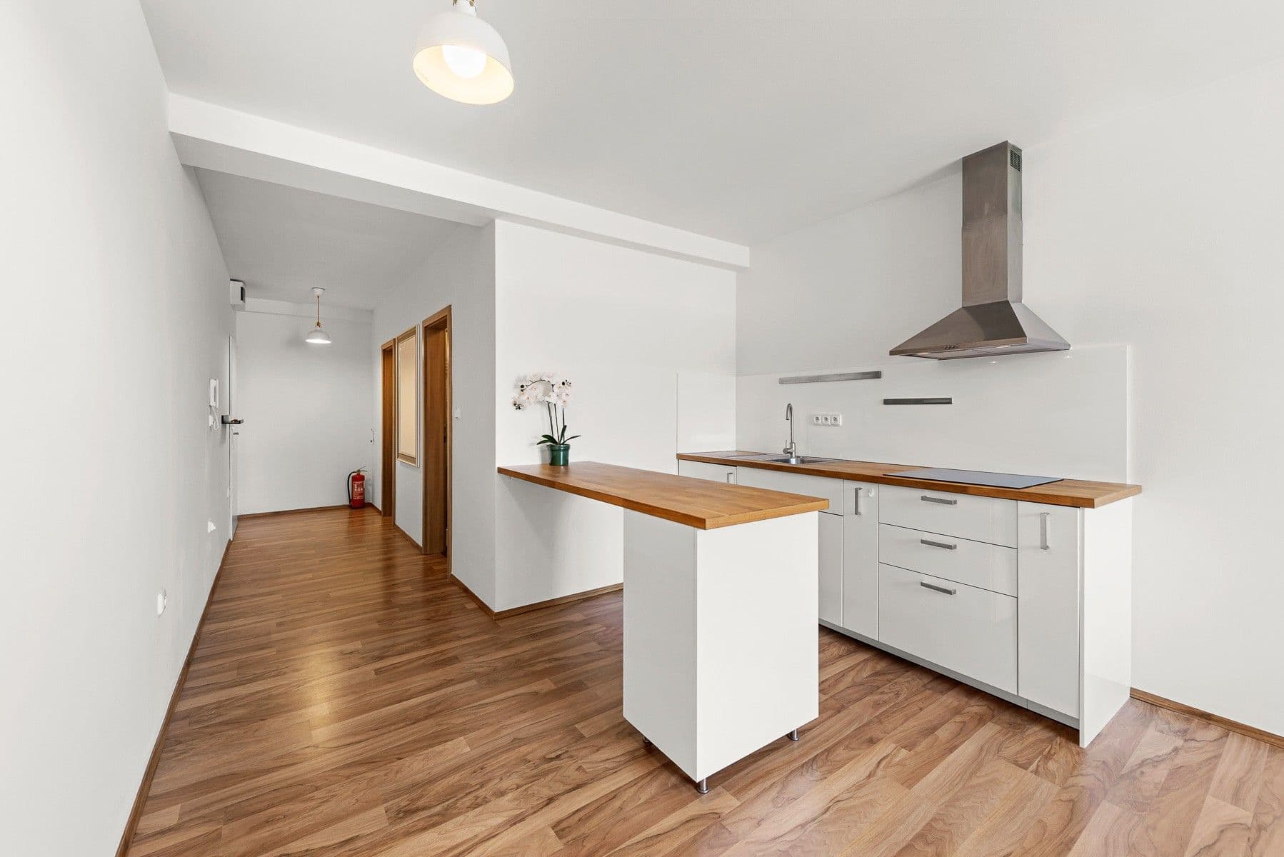 Pronájem bytu 1+kk 34 m², Holandská, Praha, Praha Pronájem bytu 1+kk 34 m², Holandská, Praha, Praha