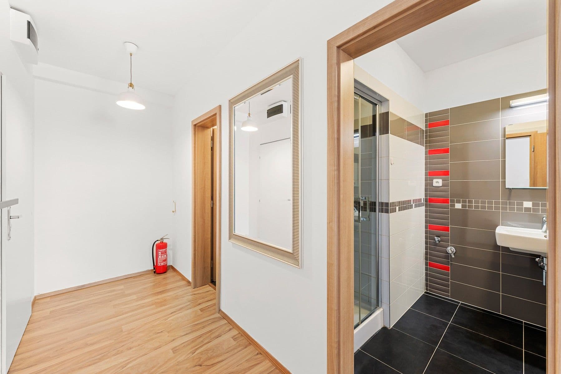 Pronájem bytu 1+kk 34 m², Holandská, Praha, Praha Pronájem bytu 1+kk 34 m², Holandská, Praha, Praha