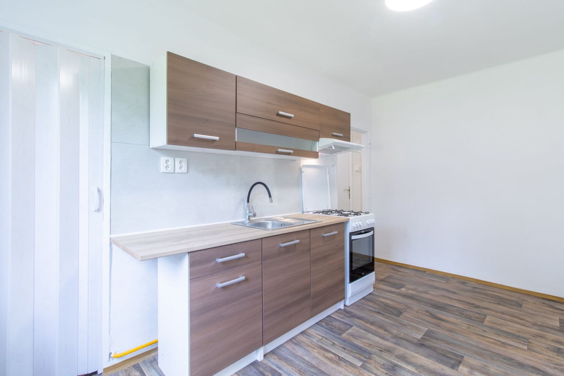 Pronájem bytu 2+1 81 m², Květnová, Odolena Voda, Středočeský kraj Pronájem bytu 2+1 81 m², Květnová, Odolena Voda, Středočeský kraj