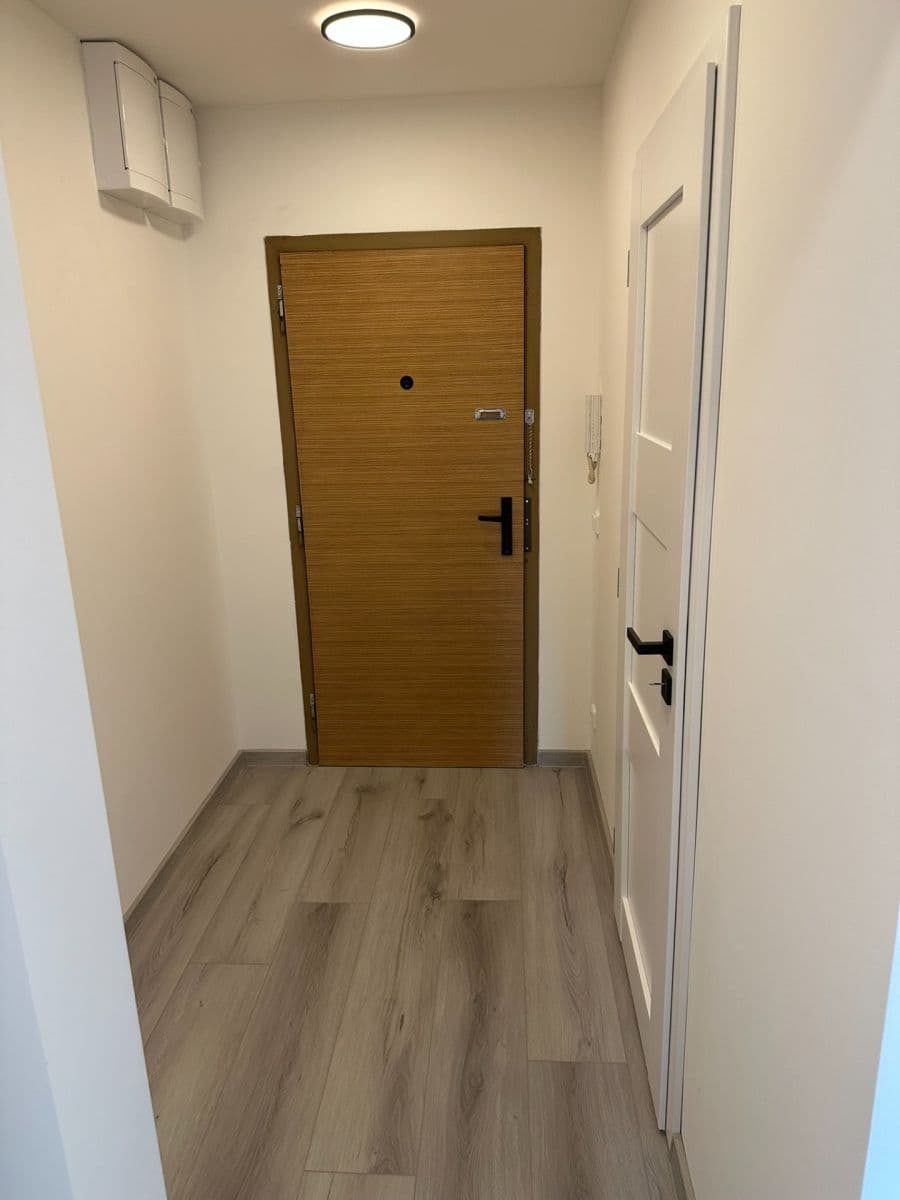 Pronájem bytu 2+kk 42 m², Ciolkovského, Praha, Praha Pronájem bytu 2+kk 42 m², Ciolkovského, Praha, Praha