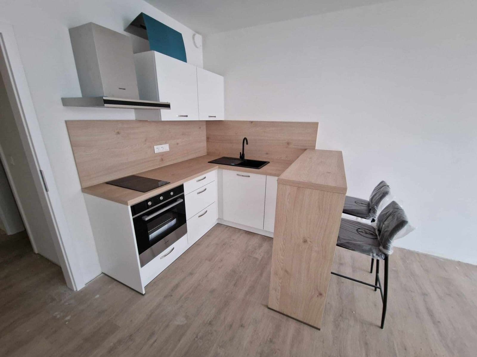 Pronájem bytu 1+kk 35 m², Aloise Rašína, Olomouc, Olomoucký kraj Pronájem bytu 1+kk 35 m², Aloise Rašína, Olomouc, Olomoucký kraj