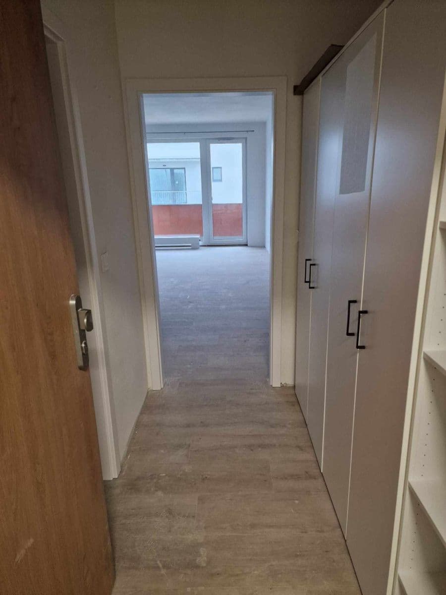 Pronájem bytu 1+kk 35 m², Aloise Rašína, Olomouc, Olomoucký kraj Pronájem bytu 1+kk 35 m², Aloise Rašína, Olomouc, Olomoucký kraj