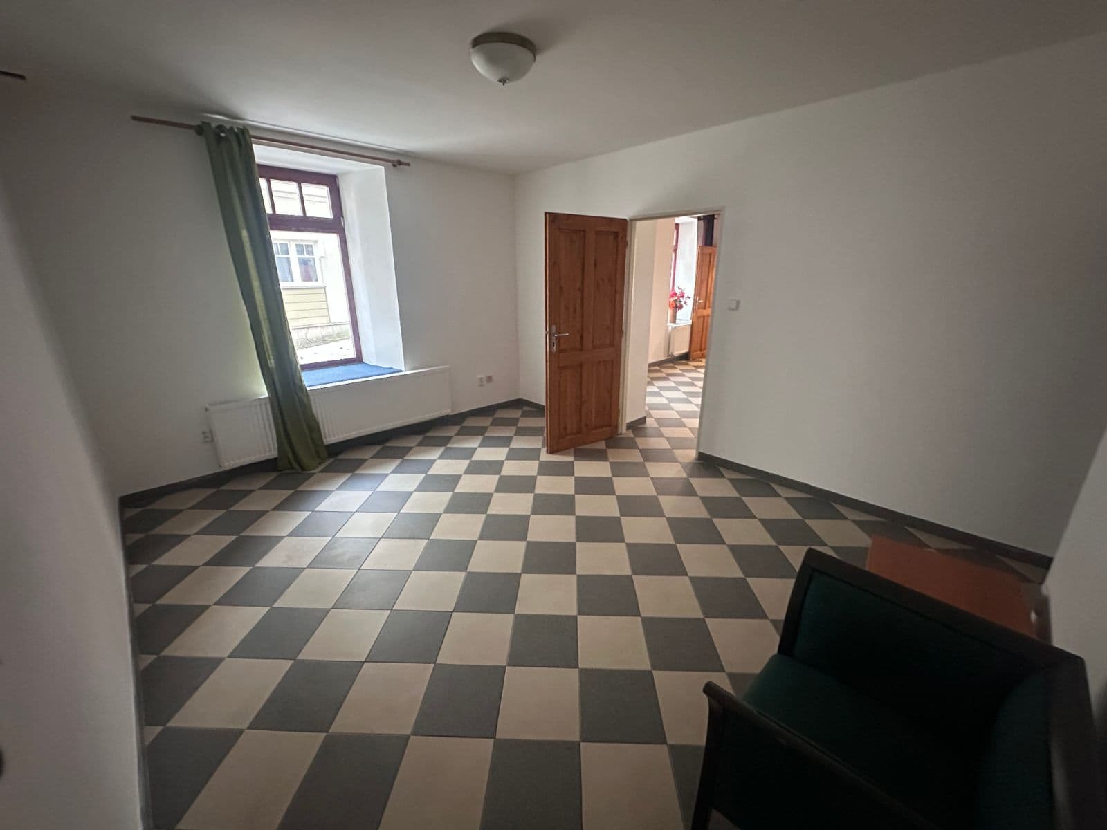 Pronájem nebytového prostoru 70 m², Kafkova, Nová Paka, Královéhradecký kraj Pronájem nebytového prostoru 70 m², Kafkova, Nová Paka, Královéhradecký kraj