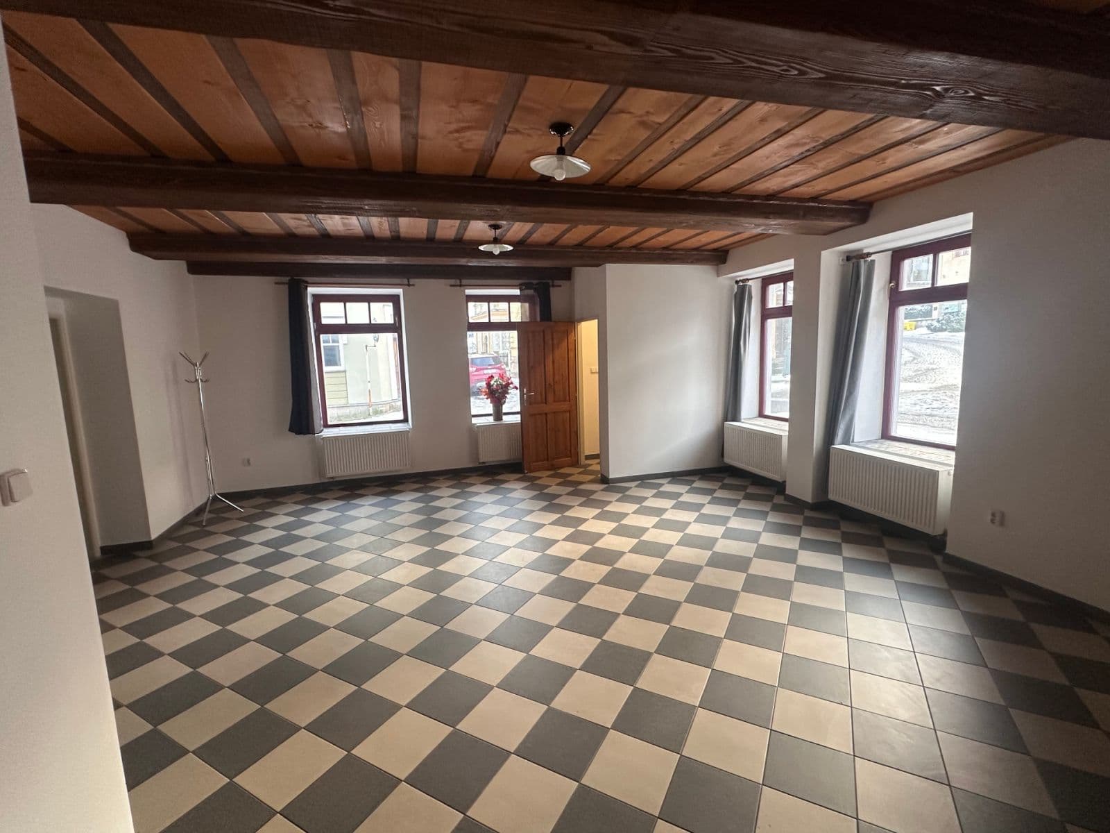 Pronájem nebytového prostoru 70 m², Kafkova, Nová Paka, Královéhradecký kraj Pronájem nebytového prostoru 70 m², Kafkova, Nová Paka, Královéhradecký kraj