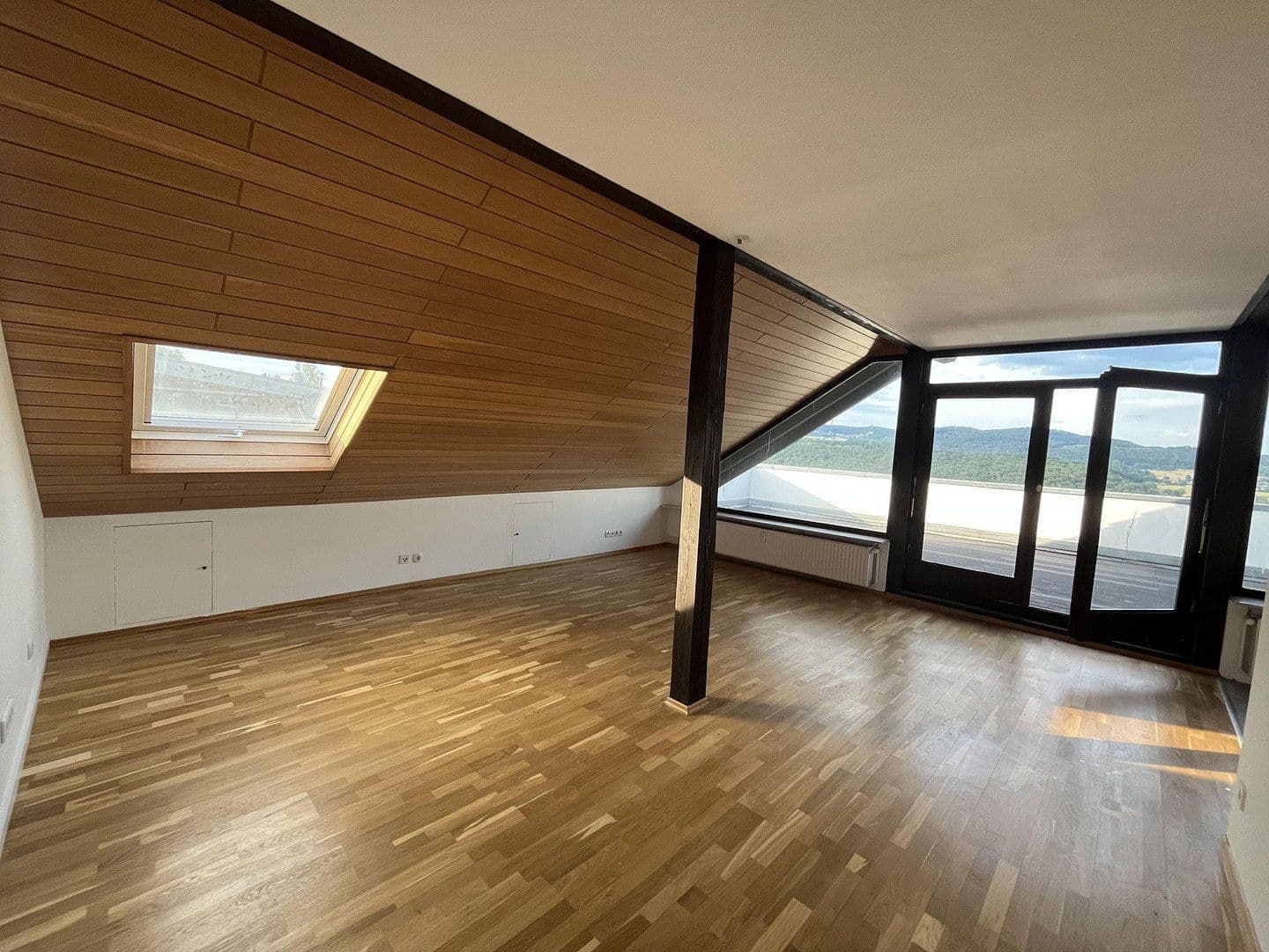 Pronájem bytu 3+1 77 m², Rossertblick 11, Eppstein, Hessen Pronájem bytu 3+1 77 m², Rossertblick 11, Eppstein, Hessen