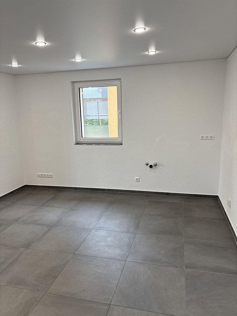Pronájem bytu 3+1 74 m², Senefelder Straße 4, Pforzheim, Bádensko-Württembersko Pronájem bytu 3+1 74 m², Senefelder Straße 4, Pforzheim, Bádensko-Württembersko