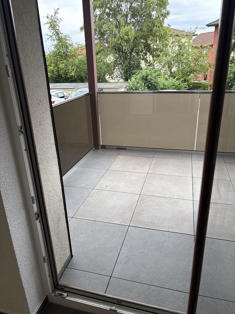 Pronájem bytu 3+1 74 m², Senefelder Straße 4, Pforzheim, Bádensko-Württembersko Pronájem bytu 3+1 74 m², Senefelder Straße 4, Pforzheim, Bádensko-Württembersko