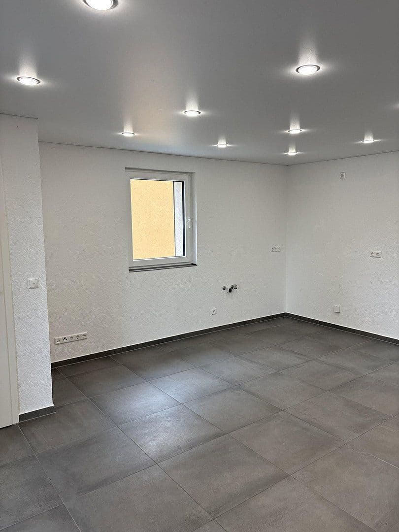 Pronájem bytu 3+1 74 m², Senefelder Straße 4, Pforzheim, Bádensko-Württembersko Pronájem bytu 3+1 74 m², Senefelder Straße 4, Pforzheim, Bádensko-Württembersko