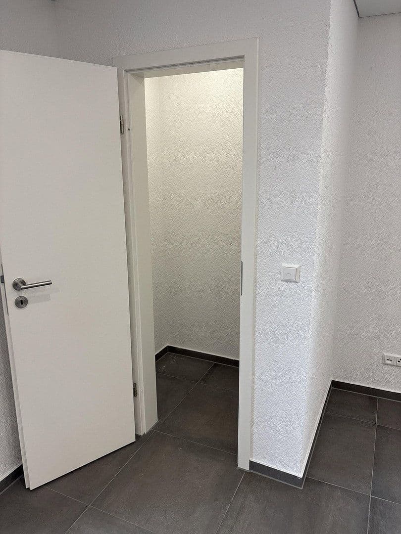 Pronájem bytu 3+1 74 m², Senefelder Straße 4, Pforzheim, Bádensko-Württembersko Pronájem bytu 3+1 74 m², Senefelder Straße 4, Pforzheim, Bádensko-Württembersko