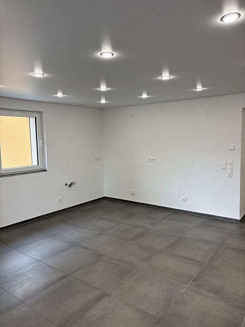 Pronájem bytu 3+1 74 m², Senefelder Straße 4, Pforzheim, Bádensko-Württembersko Pronájem bytu 3+1 74 m², Senefelder Straße 4, Pforzheim, Bádensko-Württembersko