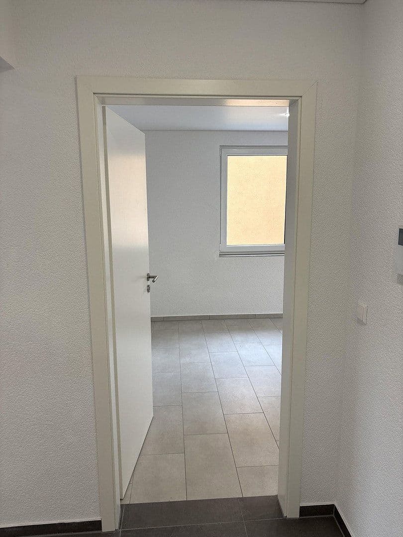 Pronájem bytu 3+1 74 m², Senefelder Straße 4, Pforzheim, Bádensko-Württembersko Pronájem bytu 3+1 74 m², Senefelder Straße 4, Pforzheim, Bádensko-Württembersko