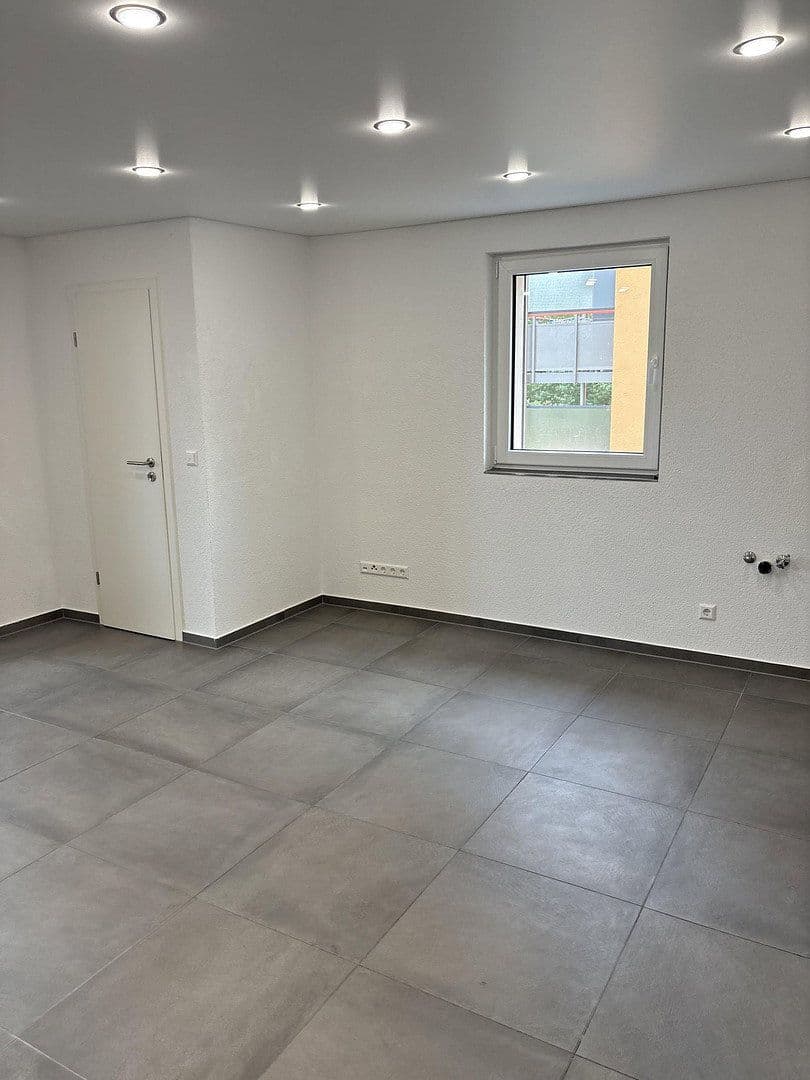 Pronájem bytu 3+1 74 m², Senefelder Straße 4, Pforzheim, Bádensko-Württembersko Pronájem bytu 3+1 74 m², Senefelder Straße 4, Pforzheim, Bádensko-Württembersko