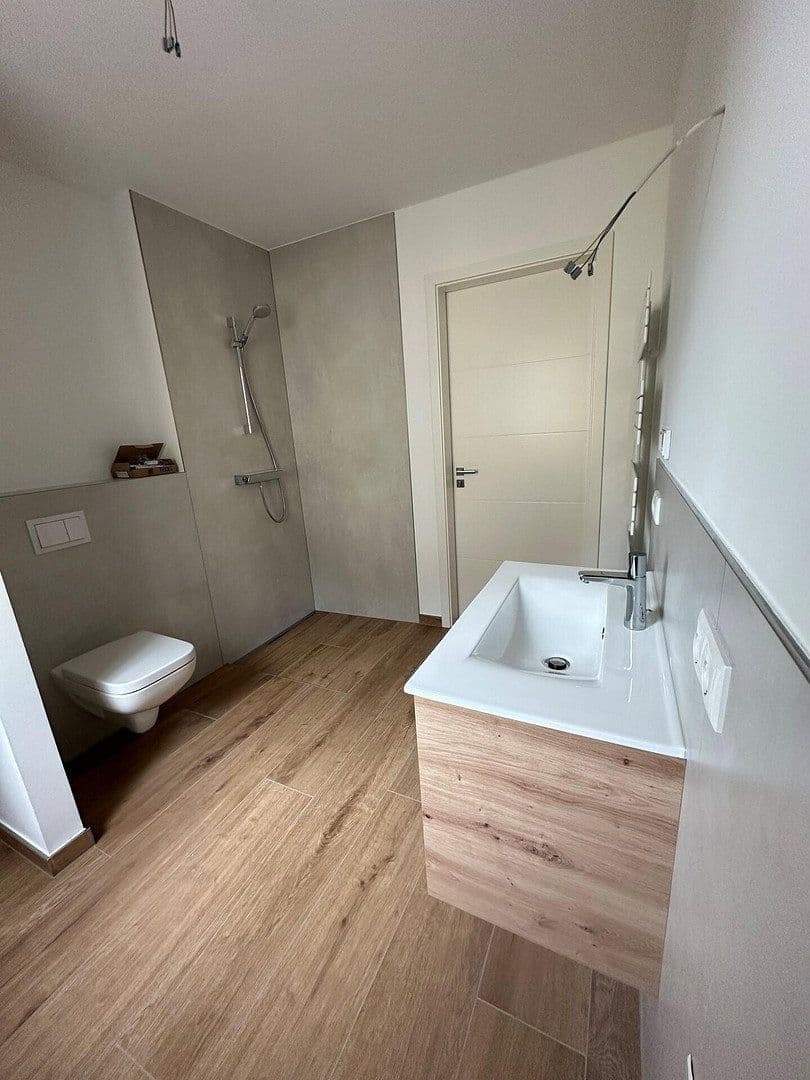 Pronájem bytu 2+1 55 m², Kötitzer Str. 41, Radebeul, Sasko Pronájem bytu 2+1 55 m², Kötitzer Str. 41, Radebeul, Sasko