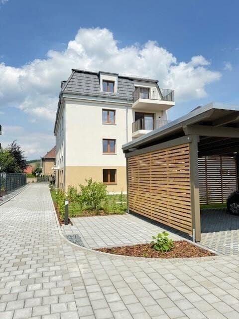 Pronájem bytu 2+1 55 m², Kötitzer Str. 41, Radebeul, Sasko Pronájem bytu 2+1 55 m², Kötitzer Str. 41, Radebeul, Sasko