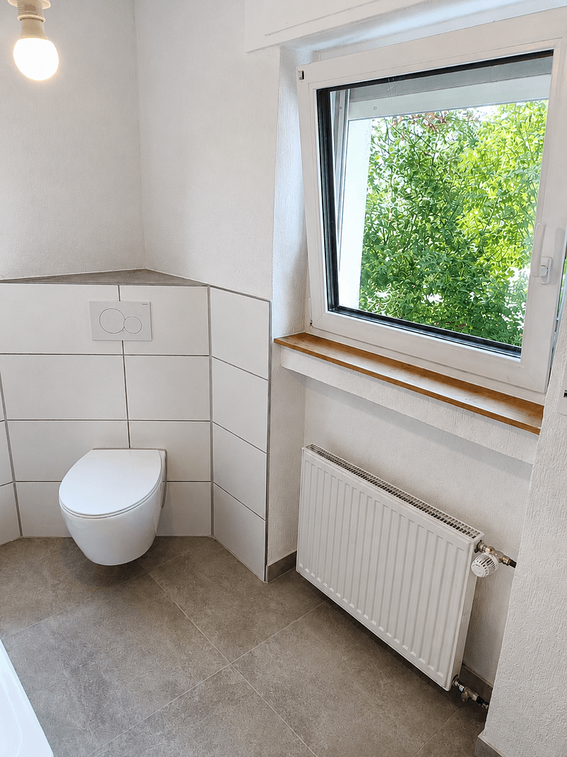 Pronájem bytu 2+1 81 m², Graf-Berthold-Straße 22, Bad Herrenalb, Bádensko-Württembersko Pronájem bytu 2+1 81 m², Graf-Berthold-Straße 22, Bad Herrenalb, Bádensko-Württembersko