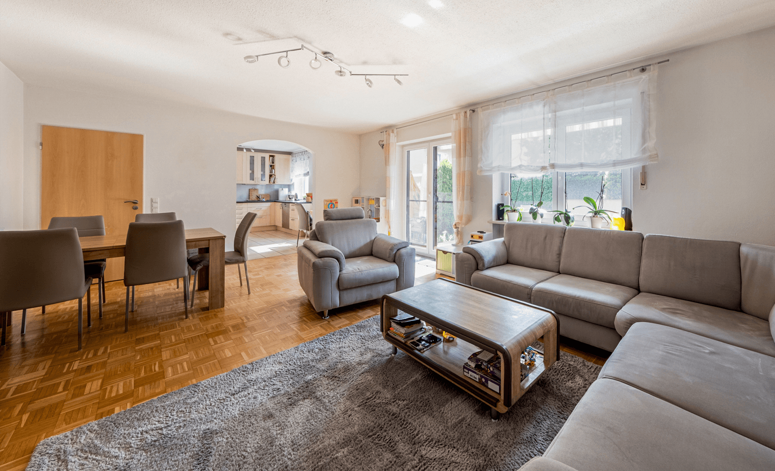 Pronájem bytu 4+1 106 m², Pliening, Bavorsko Pronájem bytu 4+1 106 m², Pliening, Bavorsko