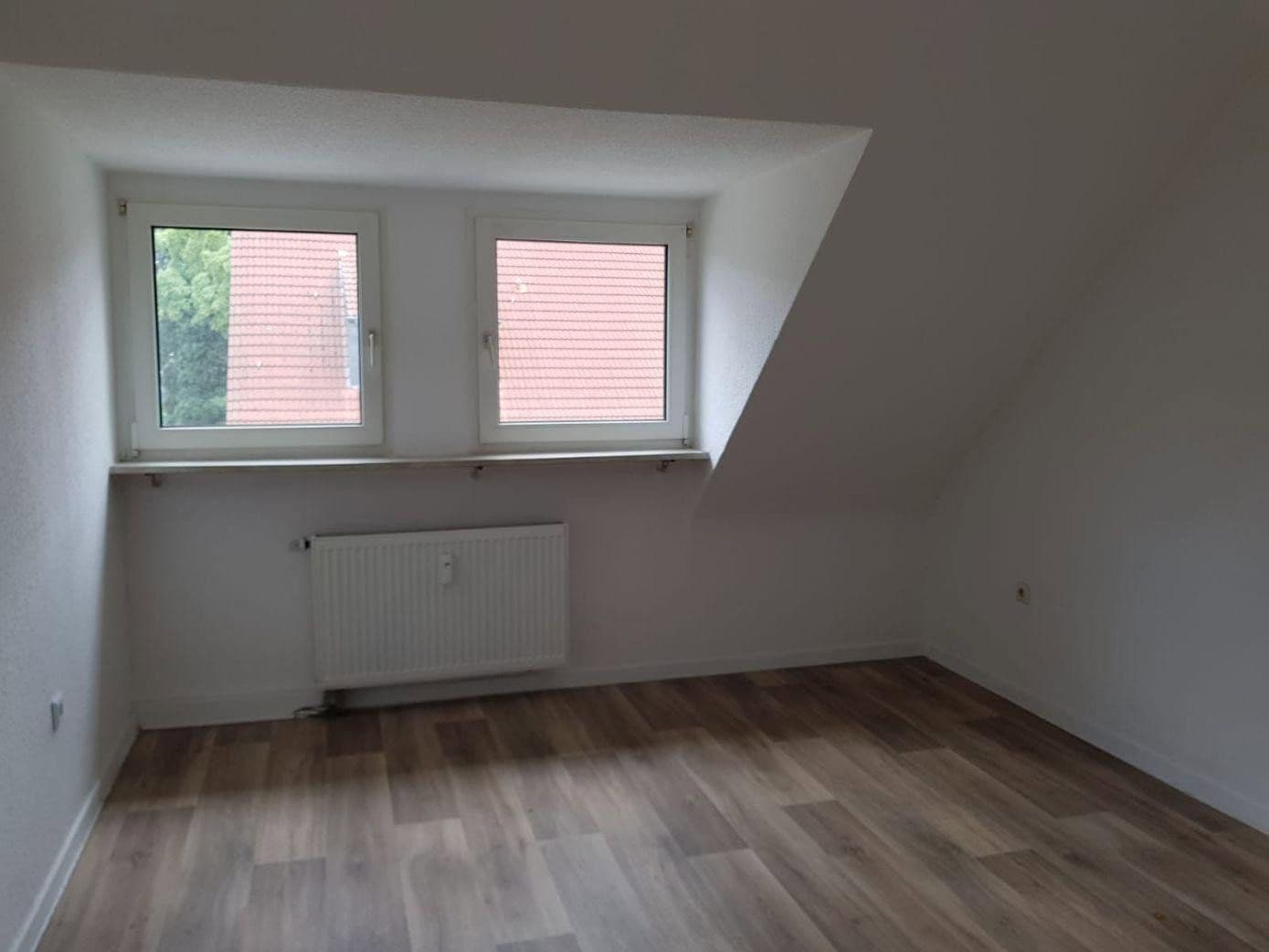 Pronájem bytu 3+1 55 m², Odenwaldstraße 16, Oberhausen, Severní Porýní-Vestfálsko Pronájem bytu 3+1 55 m², Odenwaldstraße 16, Oberhausen, Severní Porýní-Vestfálsko