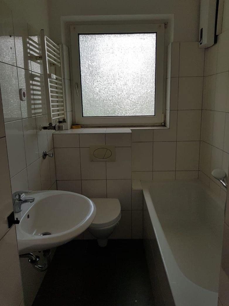 Pronájem bytu 3+1 55 m², Odenwaldstraße 16, Oberhausen, Severní Porýní-Vestfálsko Pronájem bytu 3+1 55 m², Odenwaldstraße 16, Oberhausen, Severní Porýní-Vestfálsko