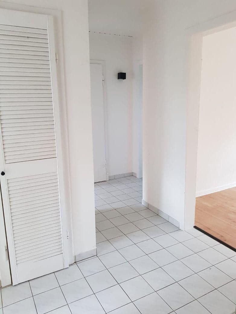 Pronájem bytu 3+1 55 m², Odenwaldstraße 16, Oberhausen, Severní Porýní-Vestfálsko Pronájem bytu 3+1 55 m², Odenwaldstraße 16, Oberhausen, Severní Porýní-Vestfálsko