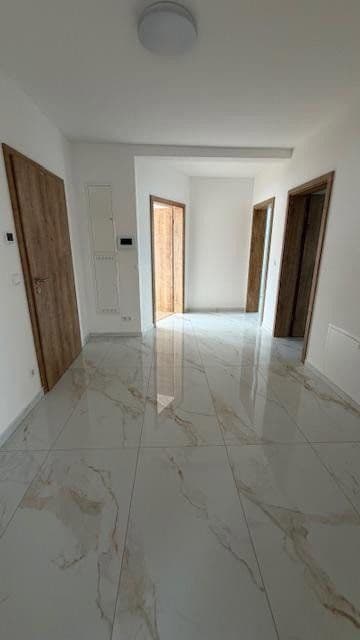 Pronájem bytu 3+1 125 m², Ketsch, Bádensko-Württembersko Pronájem bytu 3+1 125 m², Ketsch, Bádensko-Württembersko