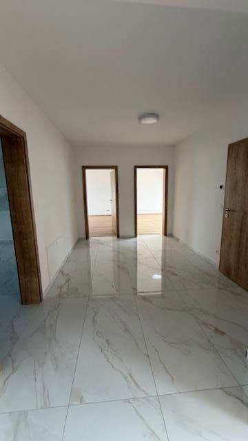 Pronájem bytu 3+1 125 m², Ketsch, Bádensko-Württembersko Pronájem bytu 3+1 125 m², Ketsch, Bádensko-Württembersko