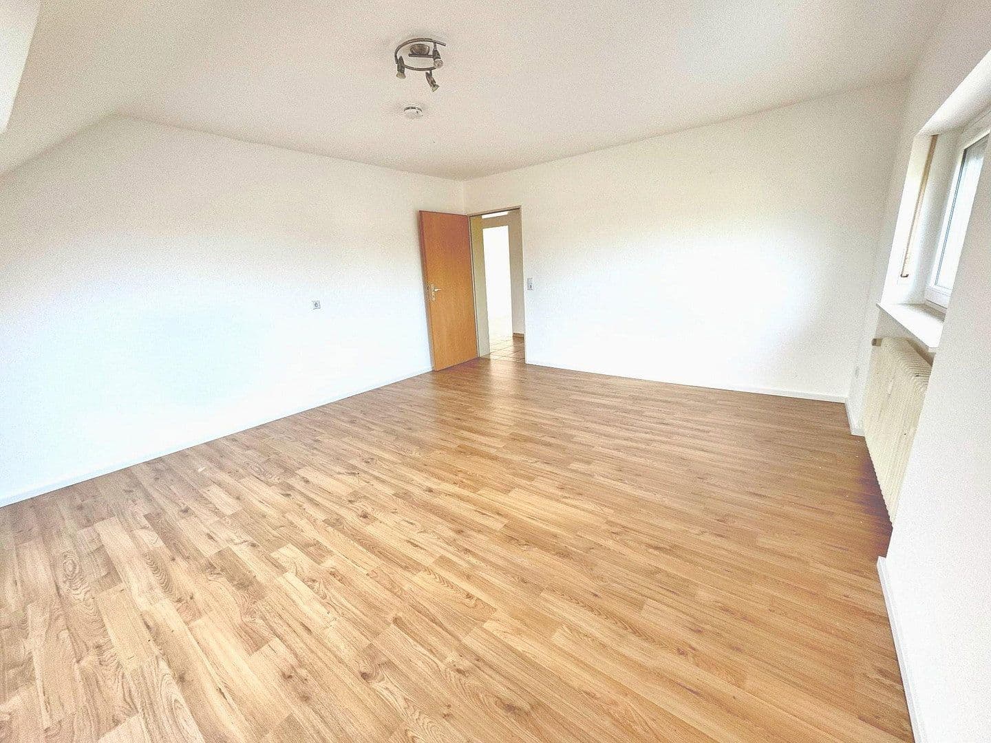 Pronájem bytu 2+kk 59 m², Wöllstadt, Hessen Pronájem bytu 2+kk 59 m², Wöllstadt, Hessen
