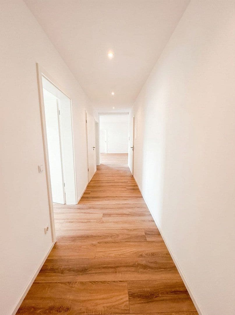 Pronájem bytu 3+1 95 m², Jockgrim, Porýní-Falc Pronájem bytu 3+1 95 m², Jockgrim, Porýní-Falc