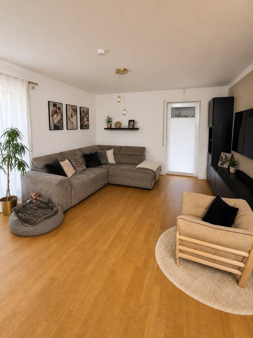 Pronájem bytu 3+1 85 m², Amlingstadter Str. 23, Hirschaid, Bavorsko Pronájem bytu 3+1 85 m², Amlingstadter Str. 23, Hirschaid, Bavorsko