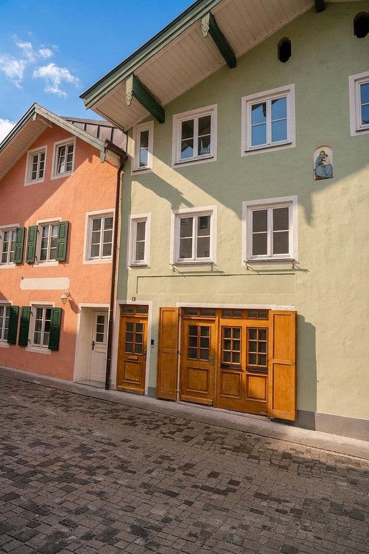 Prodej domu 130 m², pozemek 70 m², Jungmayrplatz 4, Bad Tölz, Bavorsko Prodej domu 130 m², pozemek 70 m², Jungmayrplatz 4, Bad Tölz, Bavorsko