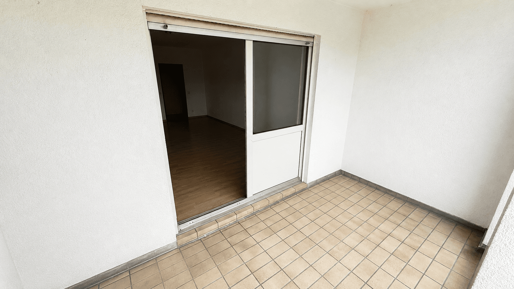 Pronájem bytu 1+1 34 m², Bruchsal, Bádensko-Württembersko Pronájem bytu 1+1 34 m², Bruchsal, Bádensko-Württembersko