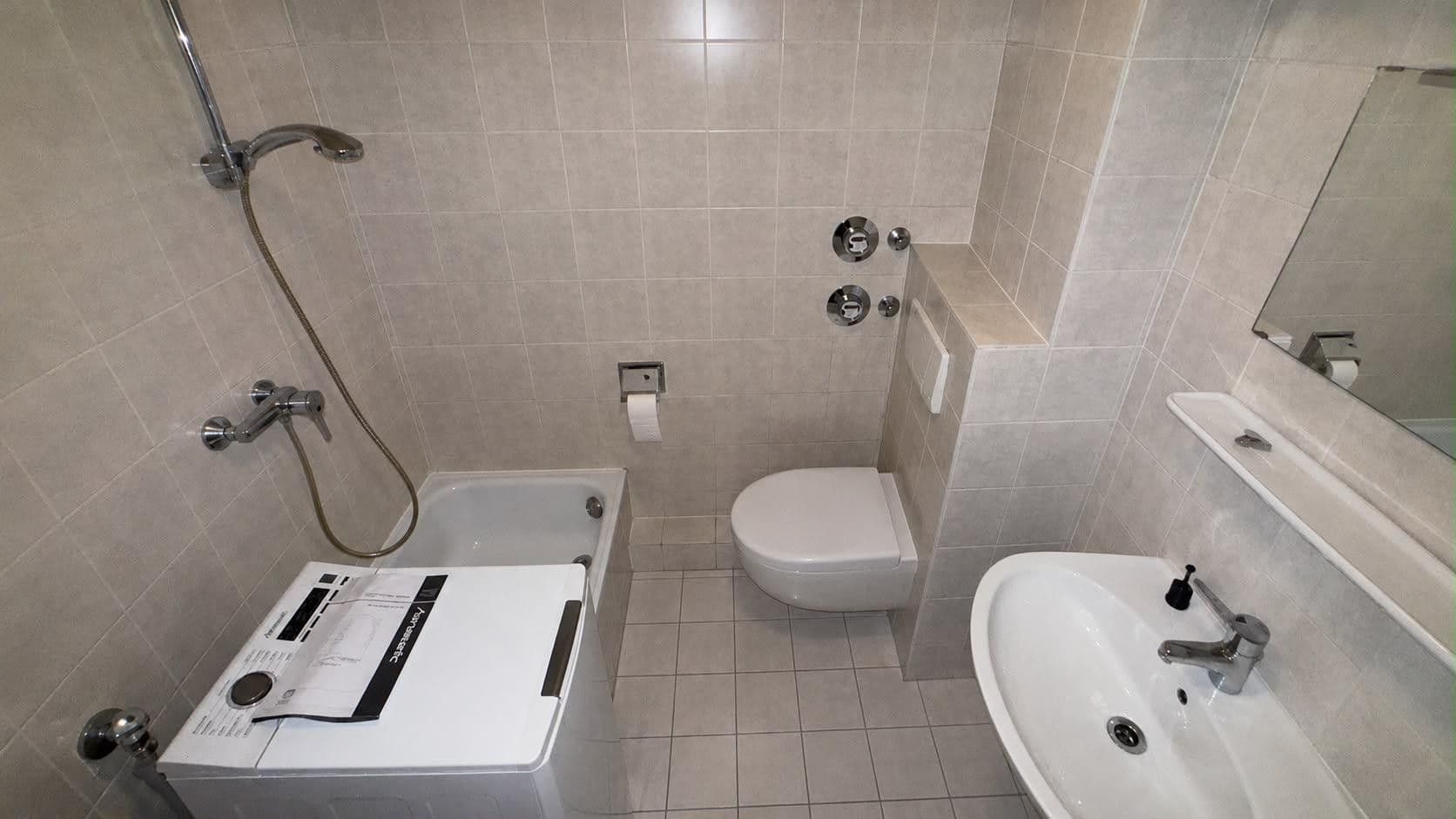 Pronájem bytu 1+1 34 m², Bruchsal, Bádensko-Württembersko Pronájem bytu 1+1 34 m², Bruchsal, Bádensko-Württembersko