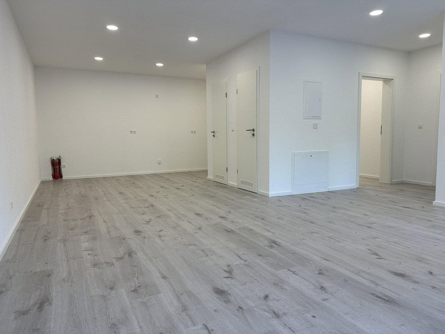 Pronájem bytu 3+1 86 m², Fichtestr. 40, Singen (Hohentwiel), Bádensko-Württembersko Pronájem bytu 3+1 86 m², Fichtestr. 40, Singen (Hohentwiel), Bádensko-Württembersko