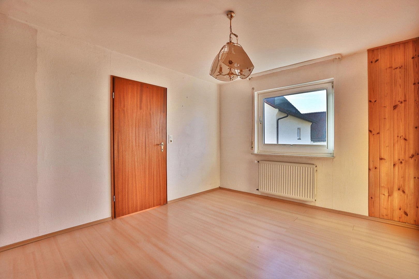 Prodej domu 130 m², pozemek 285 m², Buchbergstraße 4, Freigericht, Hessen Prodej domu 130 m², pozemek 285 m², Buchbergstraße 4, Freigericht, Hessen