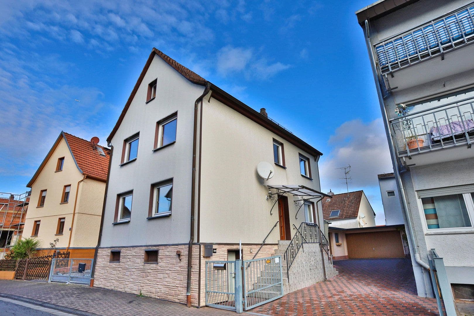 Prodej domu 130 m², pozemek 285 m², Buchbergstraße 4, Freigericht, Hessen Prodej domu 130 m², pozemek 285 m², Buchbergstraße 4, Freigericht, Hessen