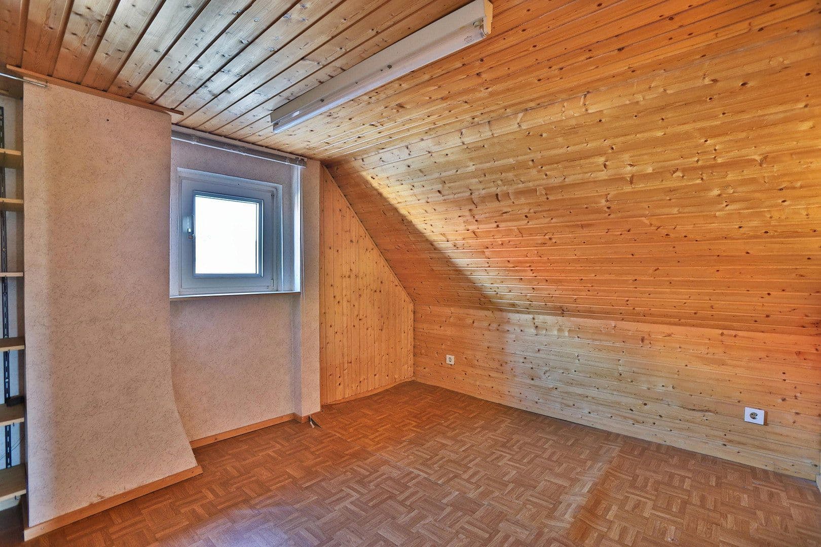 Prodej domu 130 m², pozemek 285 m², Buchbergstraße 4, Freigericht, Hessen Prodej domu 130 m², pozemek 285 m², Buchbergstraße 4, Freigericht, Hessen