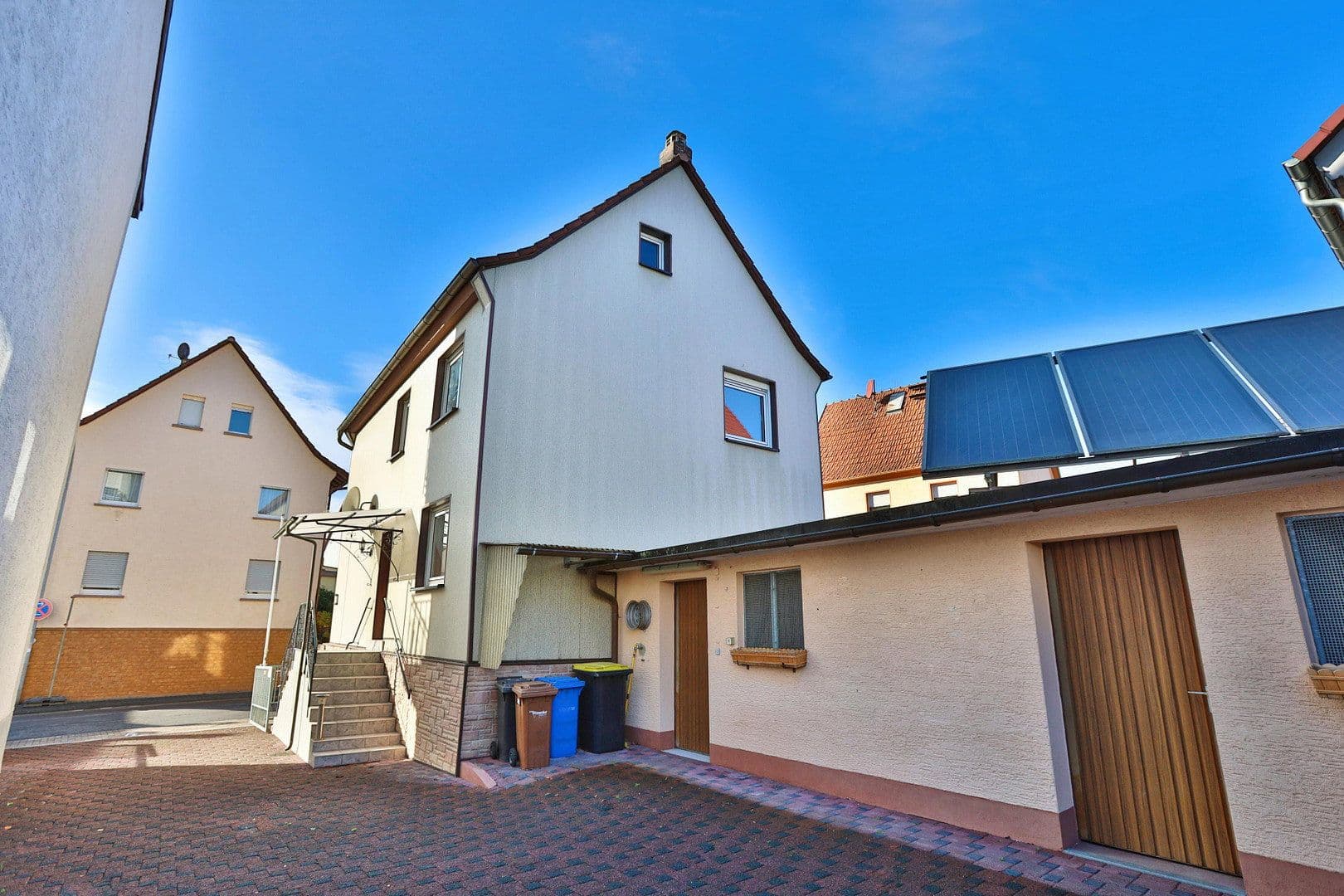 Prodej domu 130 m², pozemek 285 m², Buchbergstraße 4, Freigericht, Hessen Prodej domu 130 m², pozemek 285 m², Buchbergstraße 4, Freigericht, Hessen