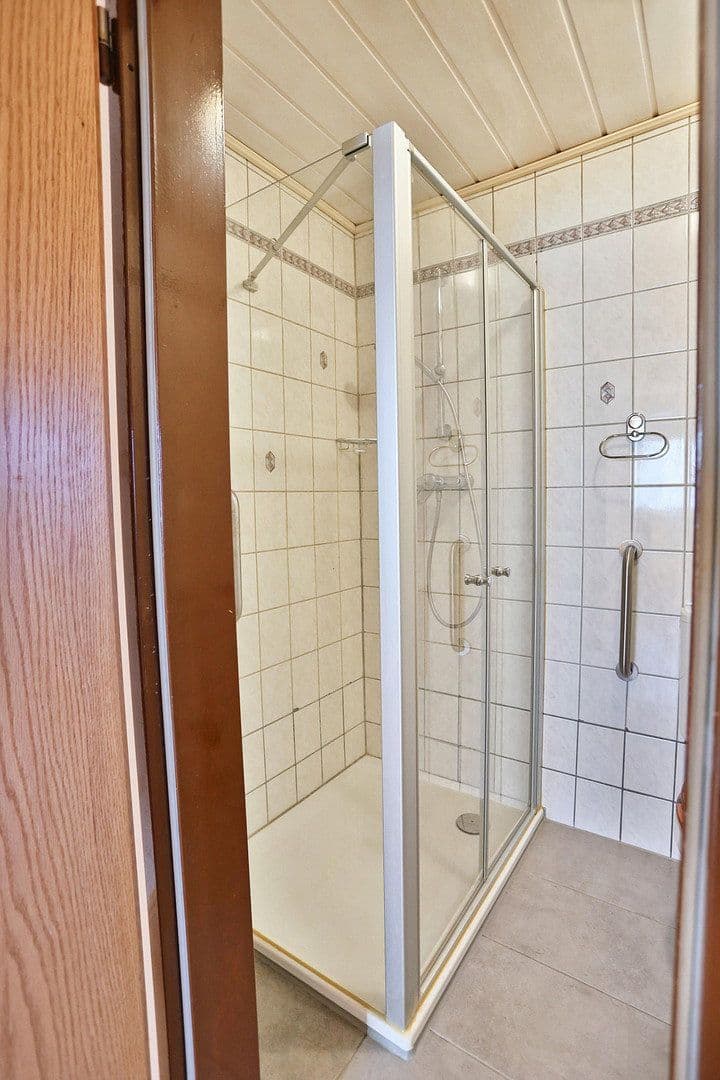 Prodej domu 130 m², pozemek 285 m², Buchbergstraße 4, Freigericht, Hessen Prodej domu 130 m², pozemek 285 m², Buchbergstraße 4, Freigericht, Hessen