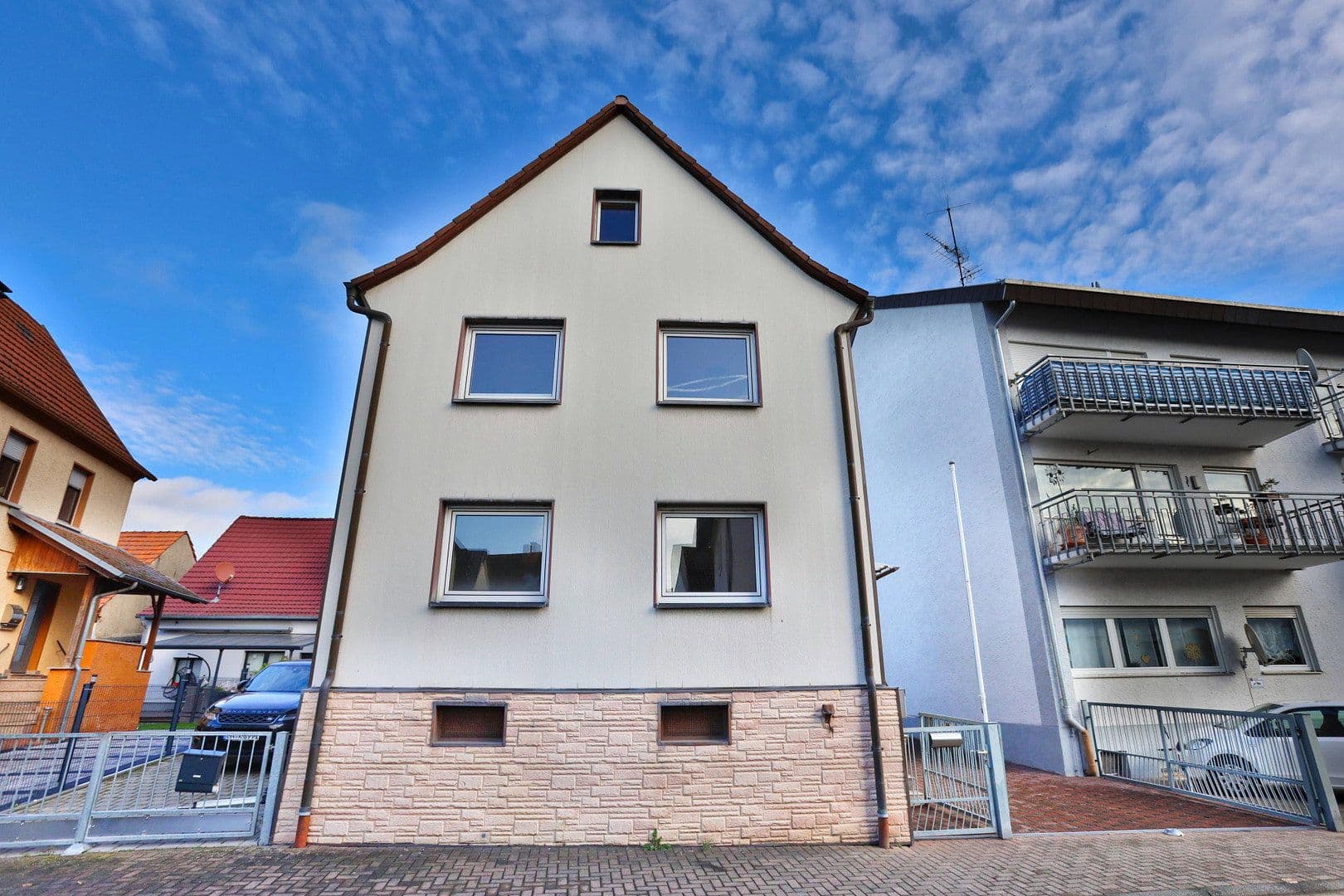 Prodej domu 130 m², pozemek 285 m², Buchbergstraße 4, Freigericht, Hessen Prodej domu 130 m², pozemek 285 m², Buchbergstraße 4, Freigericht, Hessen