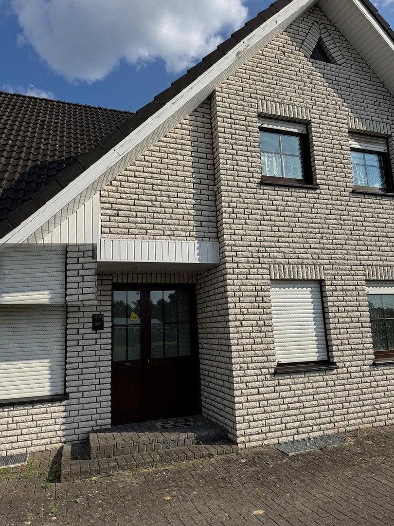 Prodej domu 142 m², pozemek 648 m², Lengerich, Dolní Sasko Prodej domu 142 m², pozemek 648 m², Lengerich, Dolní Sasko