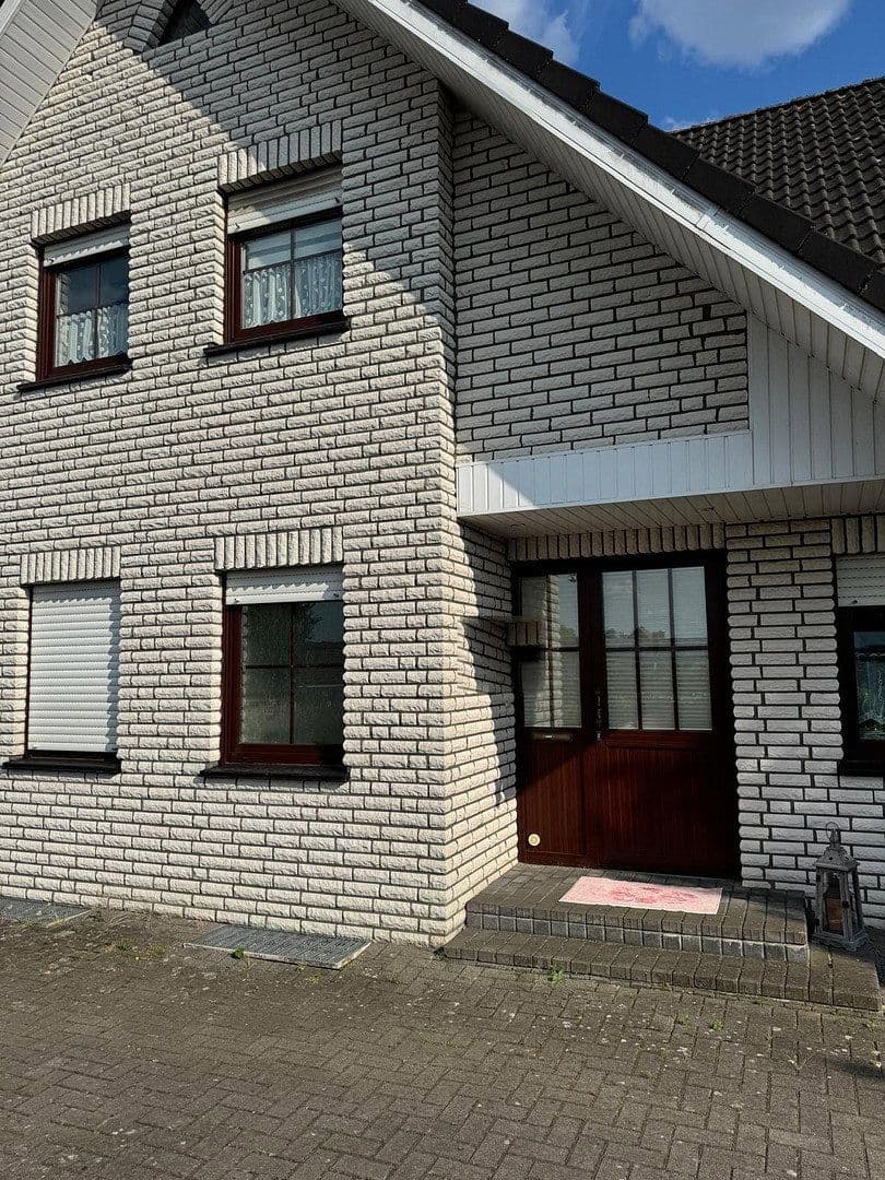 Prodej domu 142 m², pozemek 648 m², Lengerich, Dolní Sasko Prodej domu 142 m², pozemek 648 m², Lengerich, Dolní Sasko