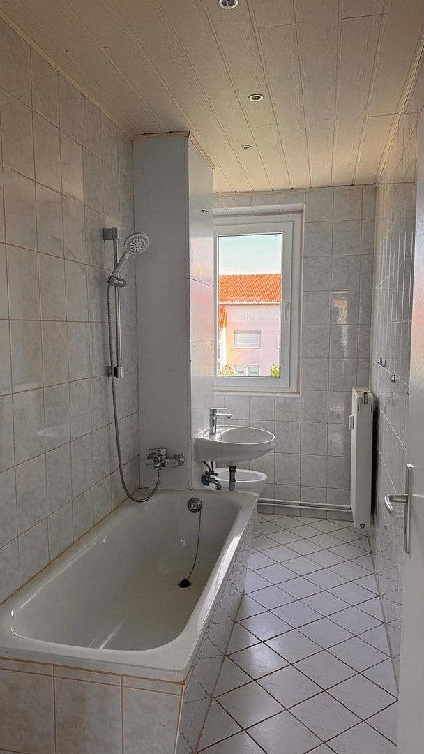 Pronájem bytu 4+1 70 m², Arthur Scheibner Ring 14, Mücheln (Geiseltal), Sasko-Anhaltsko Pronájem bytu 4+1 70 m², Arthur Scheibner Ring 14, Mücheln (Geiseltal), Sasko-Anhaltsko
