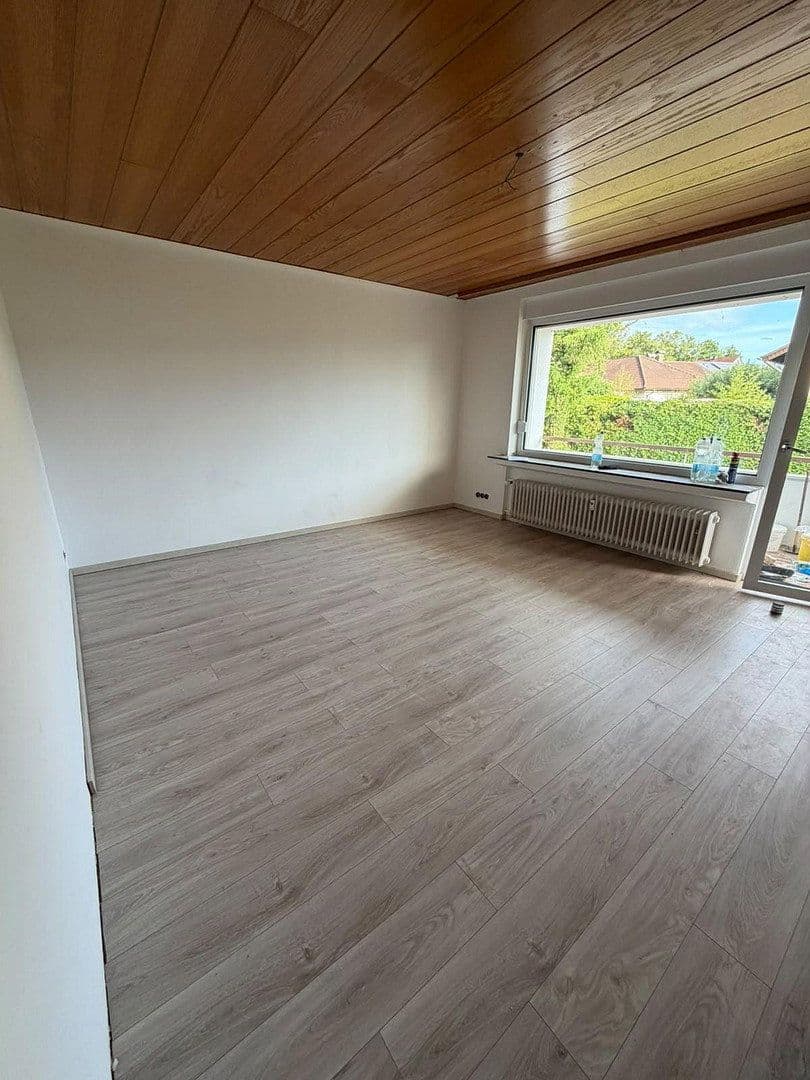 Pronájem bytu 4+1 90 m², Großkrotzenburg, Hessen Pronájem bytu 4+1 90 m², Großkrotzenburg, Hessen