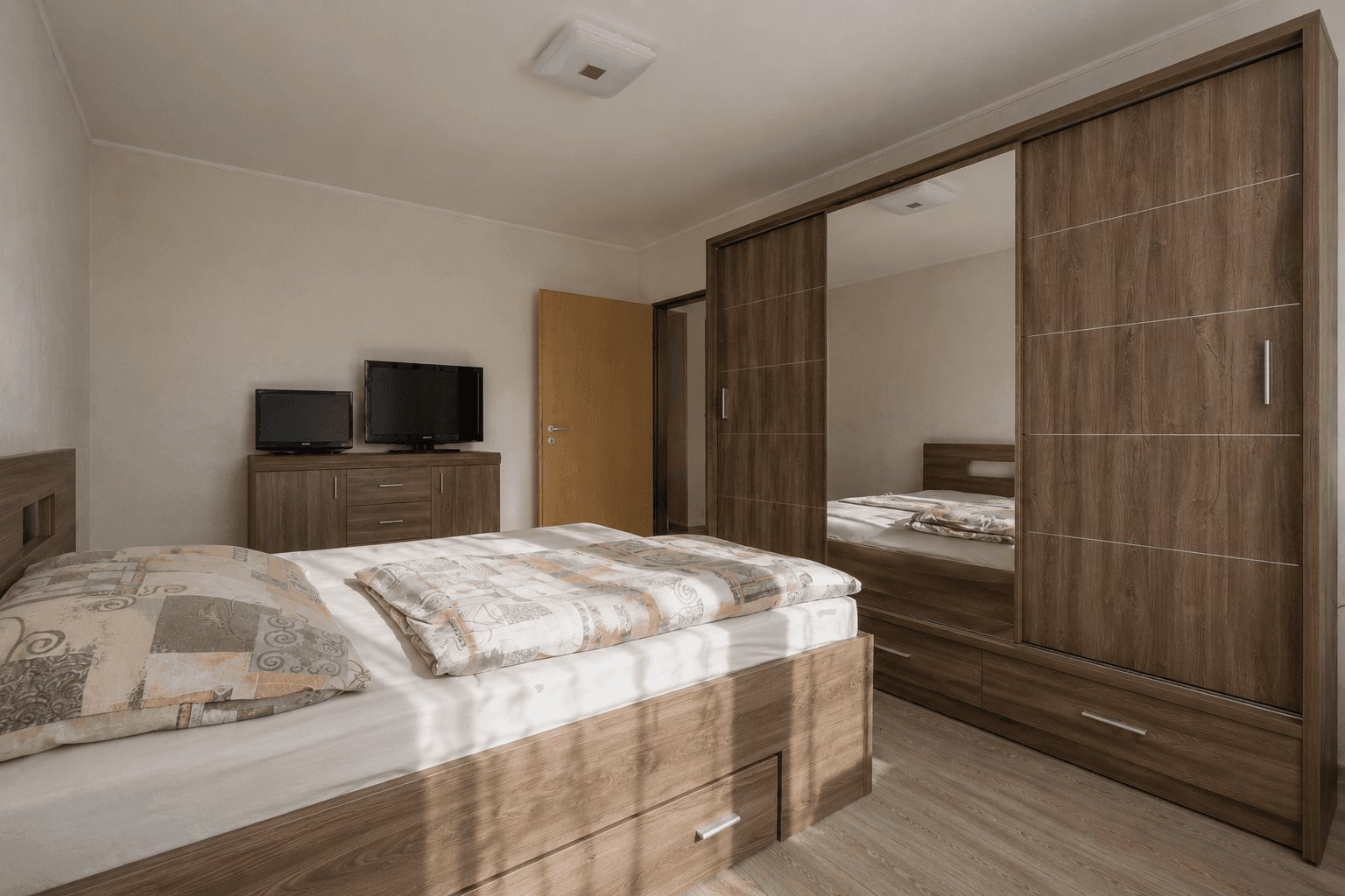 Prodej domu 121 m², pozemek 172 m², Neusäß, Bavorsko Prodej domu 121 m², pozemek 172 m², Neusäß, Bavorsko